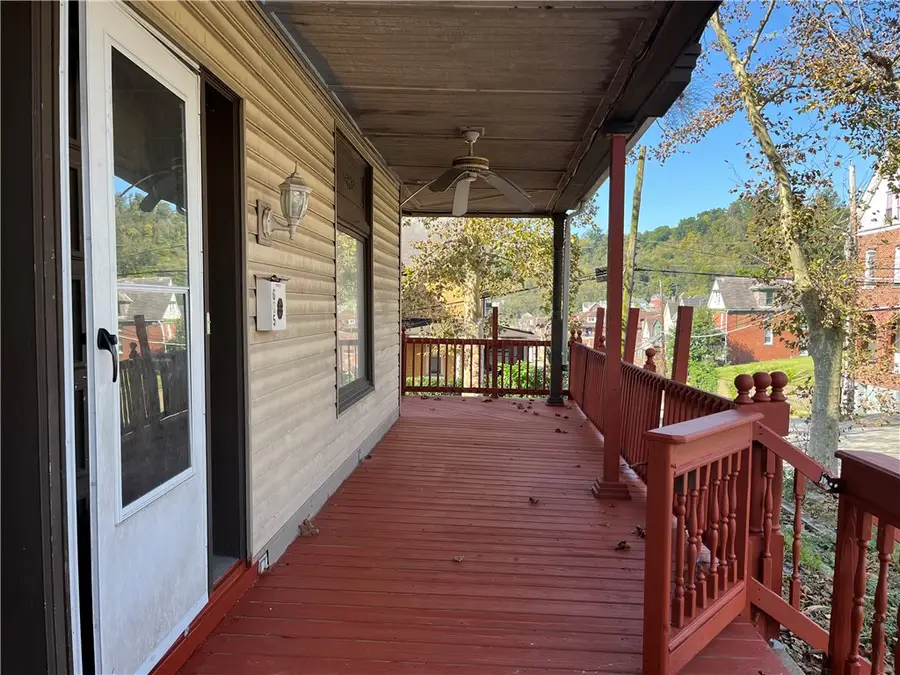 605 2nd St, Pitcairn, PA 15140 - #2