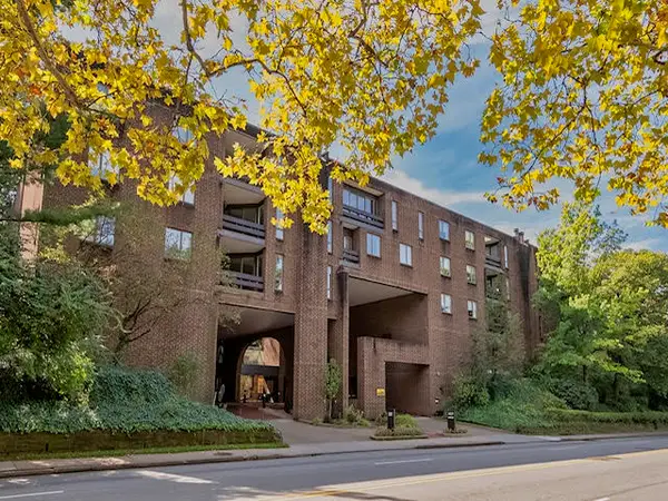 5000 5th Ave #110, Pittsburgh, PA 15232