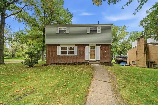 1015 Evergreen Dr, Pittsburgh, PA 15235