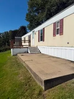 135 Laurie Ln, Washington, PA 15301