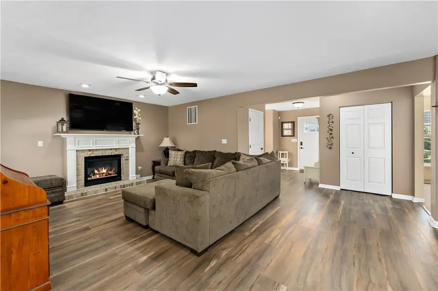 422 Sherwood Dr, Beaver, PA 15009 - #3