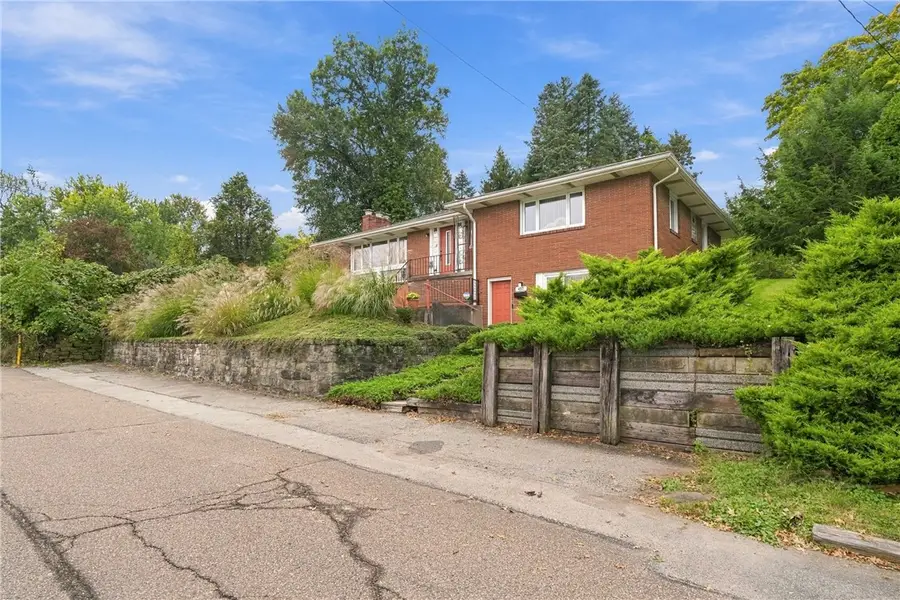 457 Longvue Dr, New Kensington, PA 15068 - #3