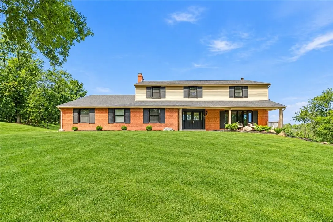 821 Jonathan Dr, Bethel Park, PA 15102 - #1