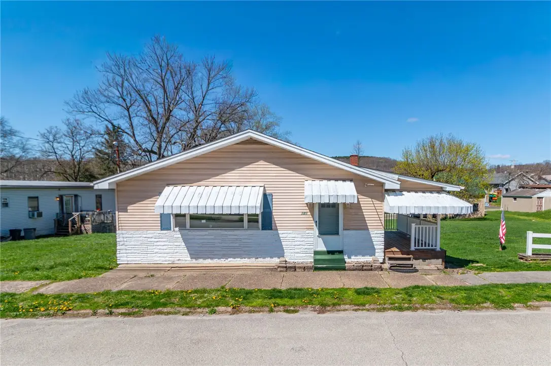323 Indiana Ave, Avonmore, PA 15618 - #1