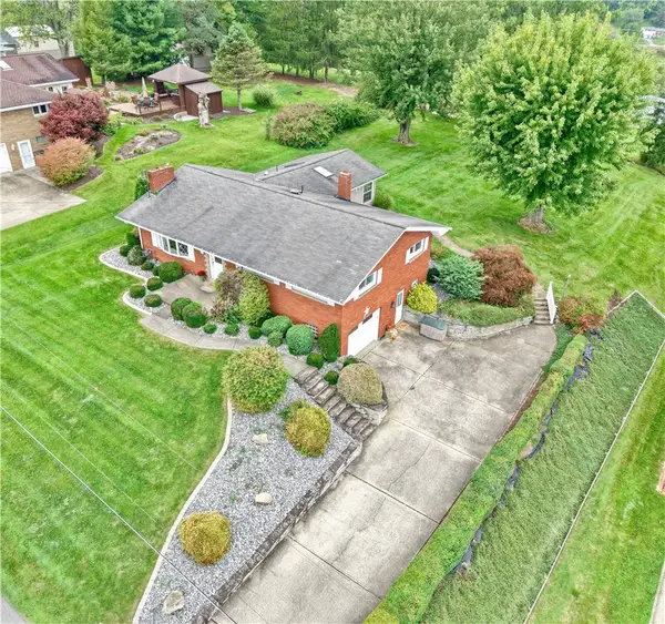 321 Comanche Dr, Belle Vernon, PA 15012