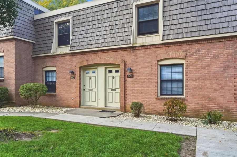 640 Carriage Circle, Pittsburgh, PA 15205 - #2