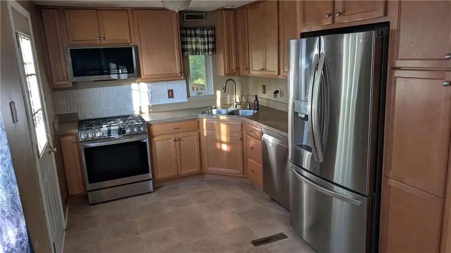 613 Chessbriar Dr, Bethel Park, PA 15102 - #3