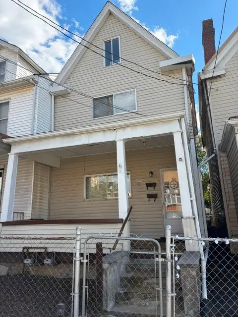 621 Walnut St, New Kensington, PA 15068 - #1