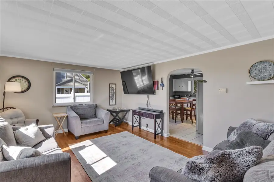 136 N Hazen Ave., Ellwood City, PA 16117 - #2