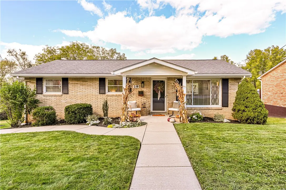 19 Berlin Rd, Jeannette, PA 15644 - #1