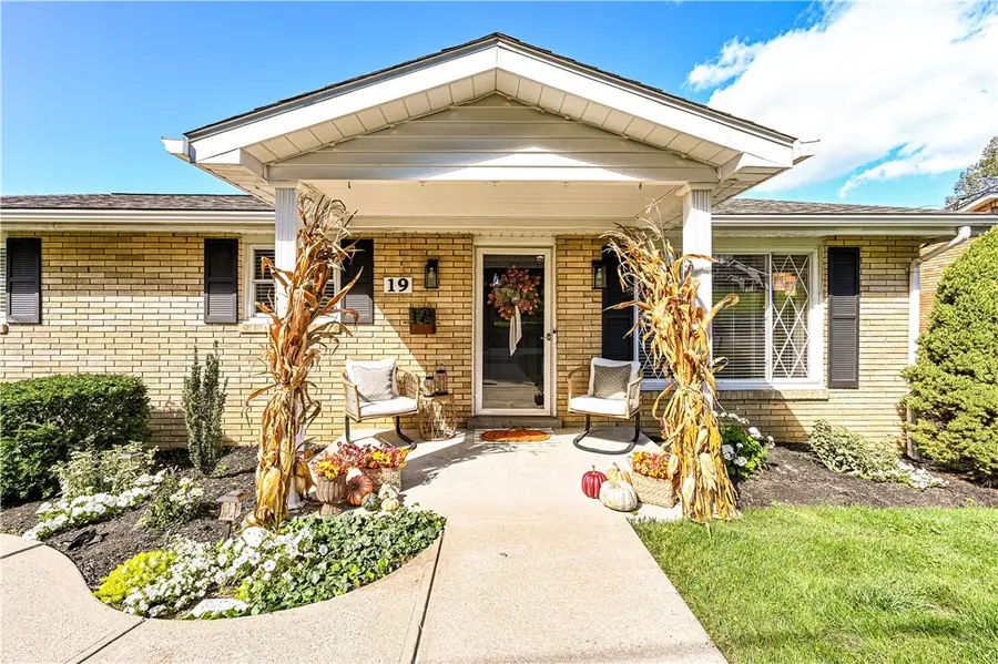 19 Berlin Rd, Jeannette, PA 15644 - #2
