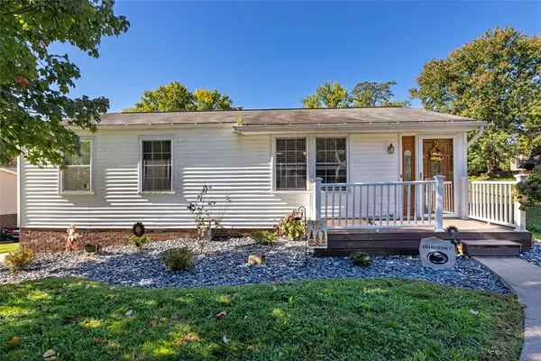 1990 Tara Dr, North Huntingdon, PA 15642