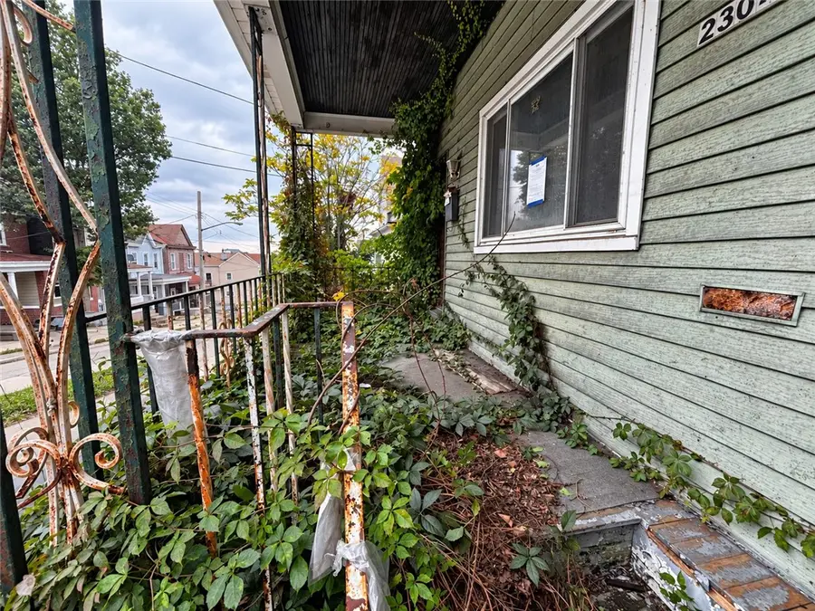2304 Eccles Street, Pittsburgh, PA 15210 - #2