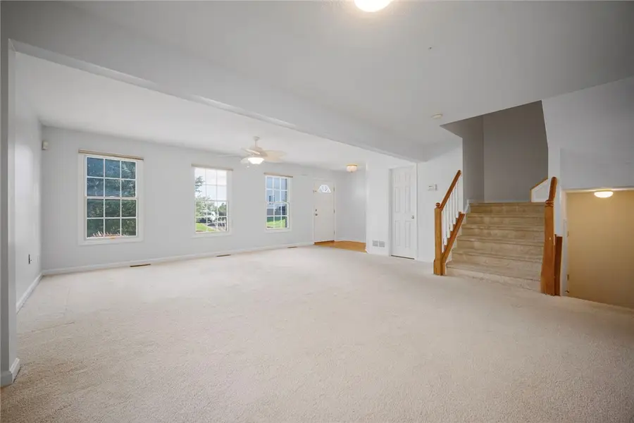 30 Castle View Dr, Kennedy, PA 15136 - #3