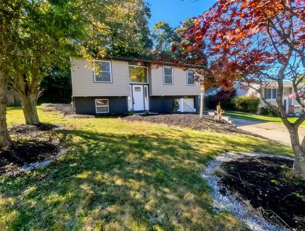 1889 Riggs Rd, South Park, PA 15129