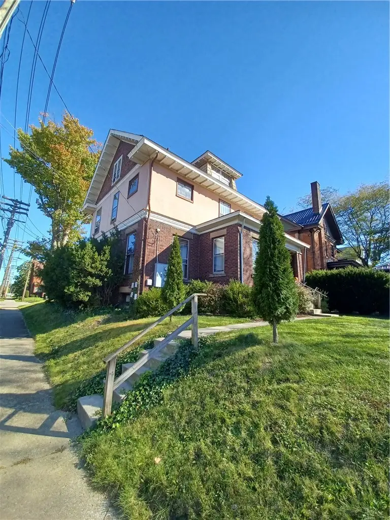 100 2nd St, Ellwood City, PA 16117 - #3