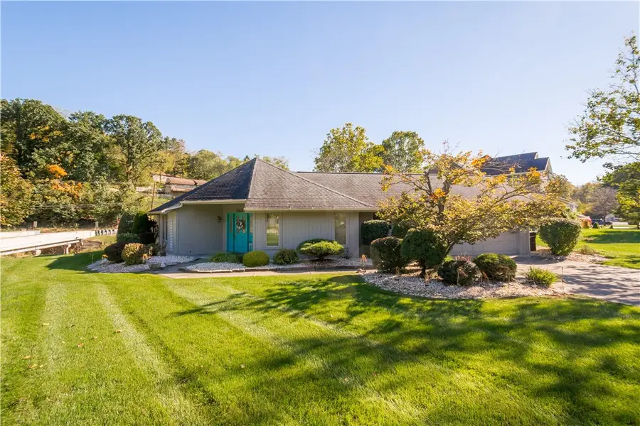 107 William St, Cecil Bishop, PA 15057 - #2