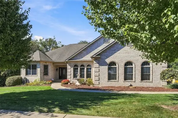 706 Forest Oaks Trl, Irwin, PA 15642