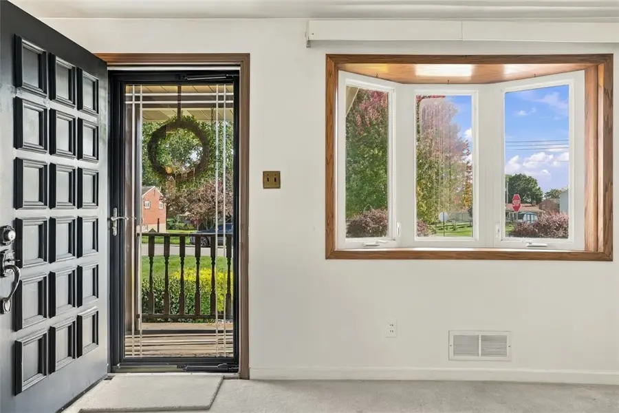572 Jenne Drive, Pittsburgh, PA 15236 - #3