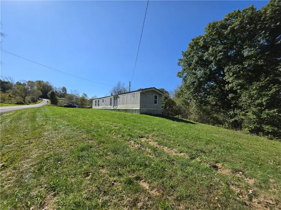 315 Wyant Rd, Kittanning, PA 16201 - #2