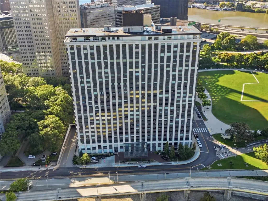 320 Fort Duquesne Blvd #21B, Pittsburgh, PA 15222 - #1
