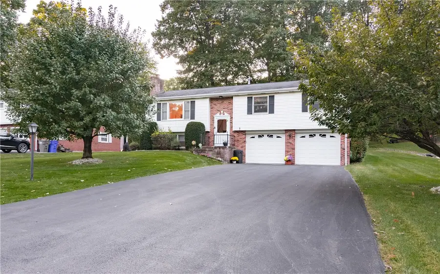 211 Cherokee Dr, Butler, PA 16001 - #2