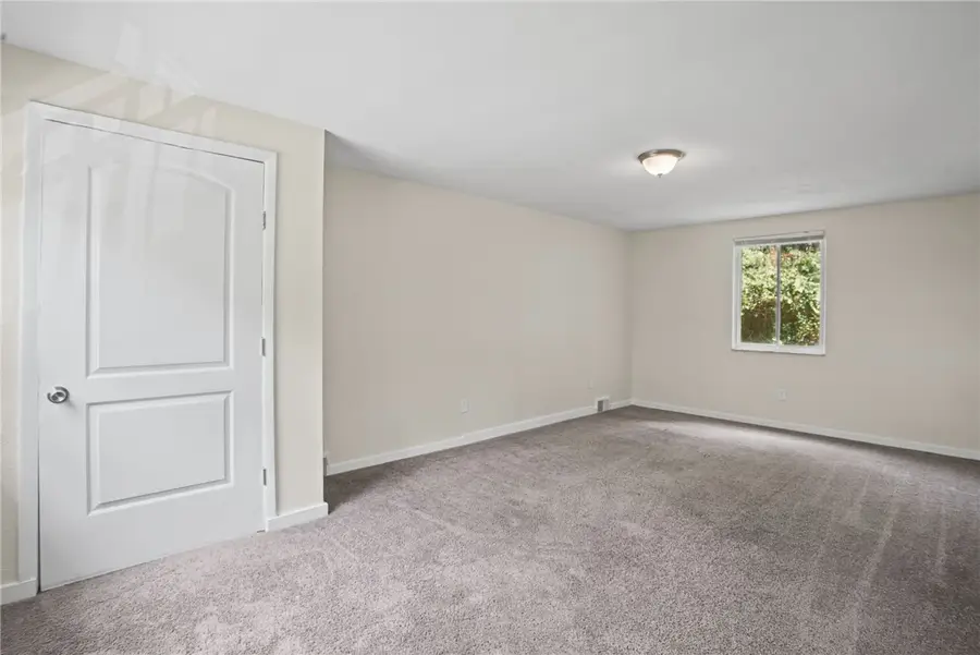 8018 Lincoln Rd, Verona, PA 15147 - #3