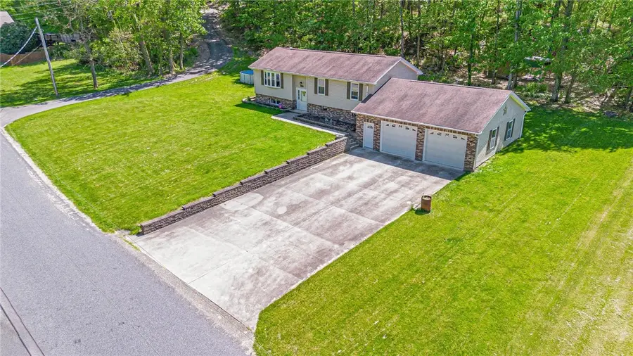 157 Oak Hill Dr, Friedens, PA 15541 - #2