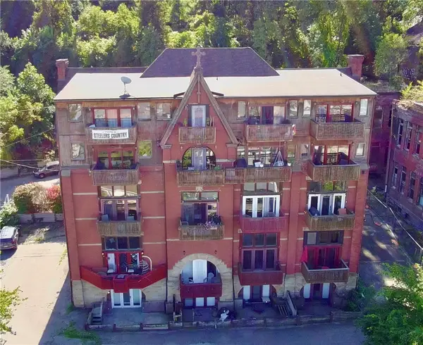 66 Pius St #202, Pittsburgh, PA 15203