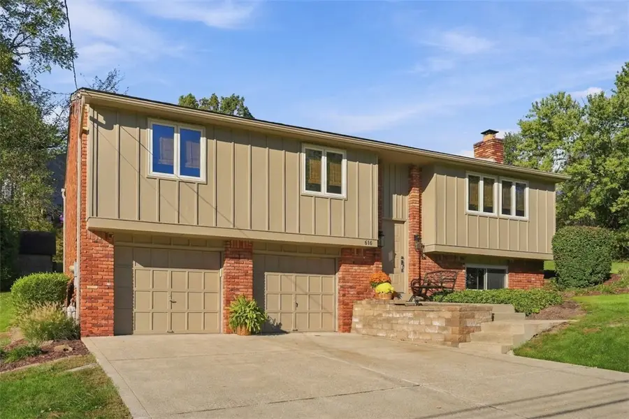 616 Carnival Dr, Pittsburgh, PA 15239 - #2