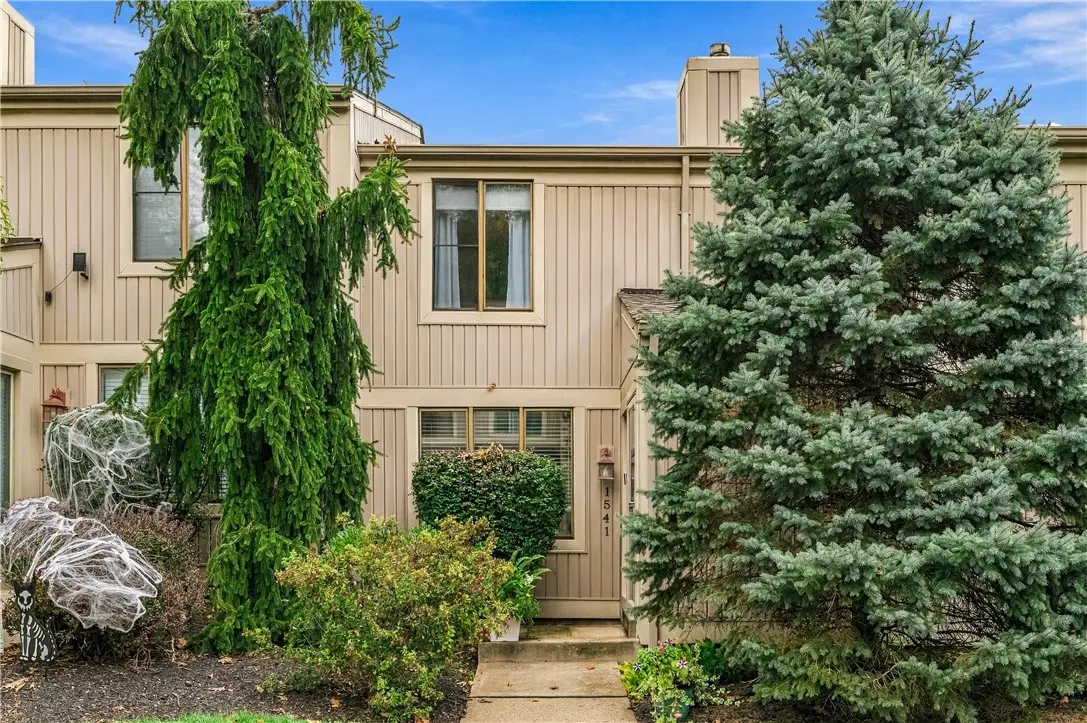 1541 Pineview Dr, Pittsburgh, PA 15241 - #1