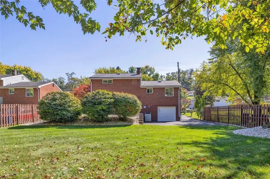 820 Niagara Drive, North Huntingdon, PA 15642 - #2
