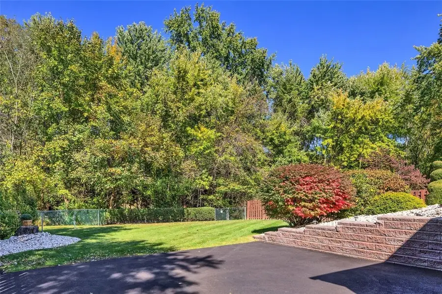820 Niagara Drive, North Huntingdon, PA 15642 - #3