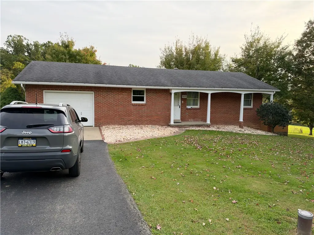 933 Youngstown Ridge Rd, Latrobe, PA 15650 - #1