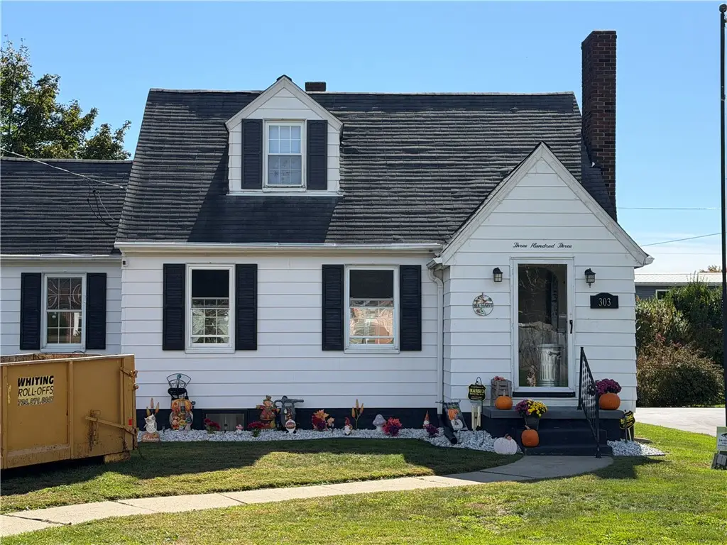 303 W Elizabeth St, New Castle, PA 16105 - #1
