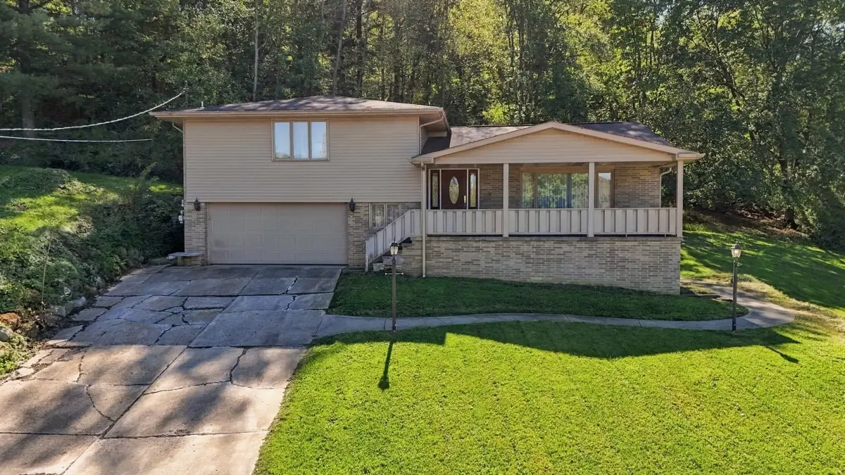 2904 Propst Drive, Aliquippa, PA 15001 - #1