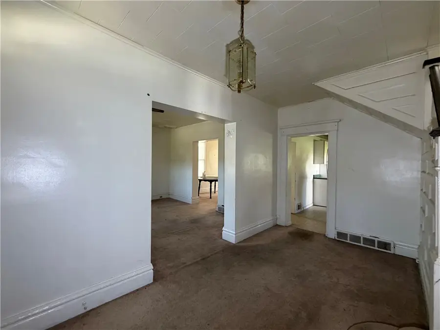 111 1st St, Bentleyville, PA 15314 - #3