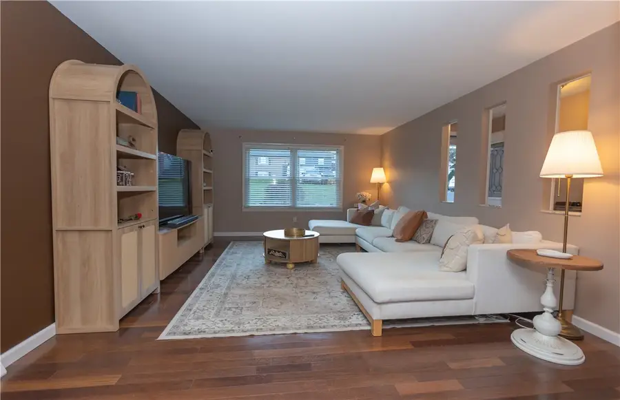 57 Norfolk Dr, Coraopolis, PA 15108 - #3