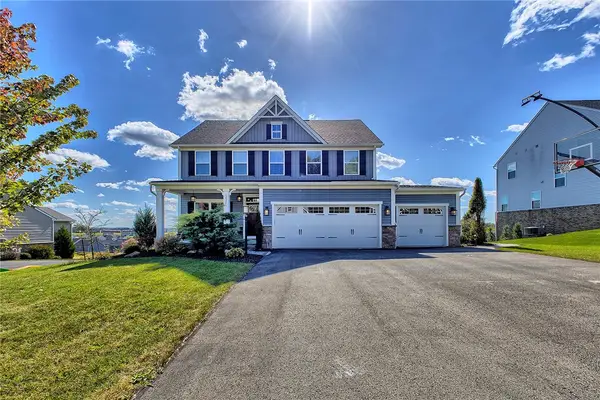 1037 Wedgewood Dr, Jeannette, PA 15644