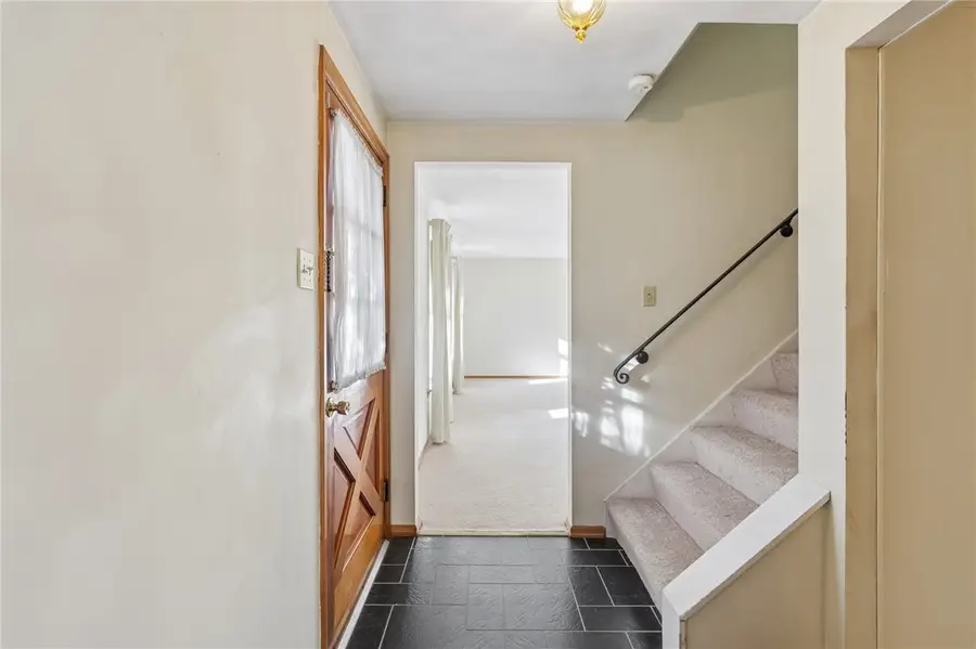 5696 Glenn Hill Dr, Bethel Park, PA 15102 - #2