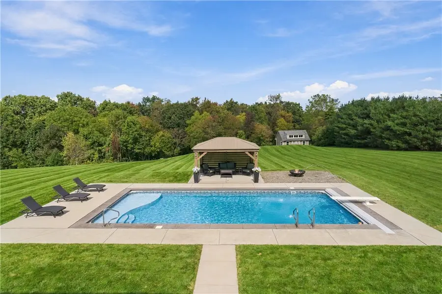 107 Hibernia Dr, Harmony, PA 16037 - #2