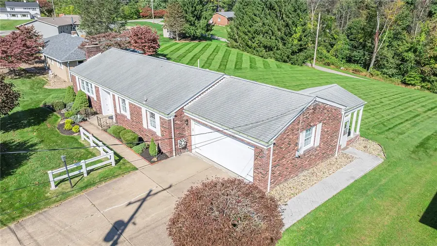 115 Fairfield Dr, New Brighton, PA 15066 - #2