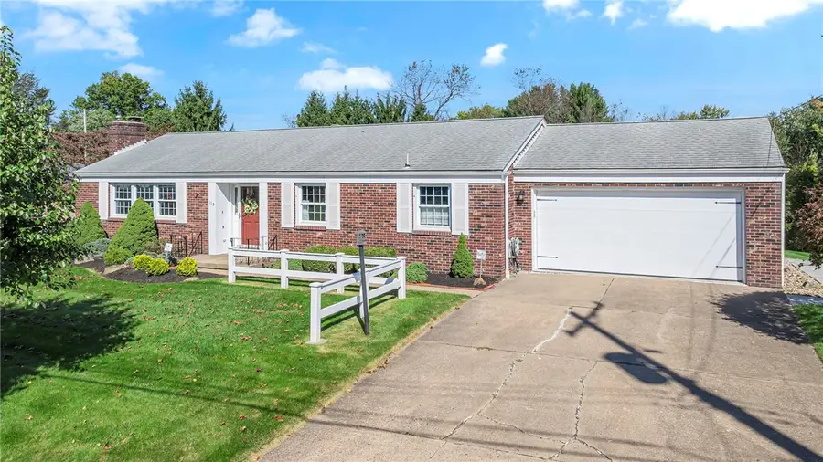 115 Fairfield Dr, New Brighton, PA 15066 - #3