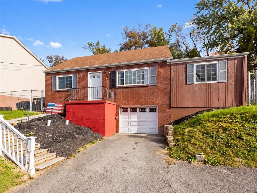 2009 Ridge Rd, McKeesport, PA 15135 - #1