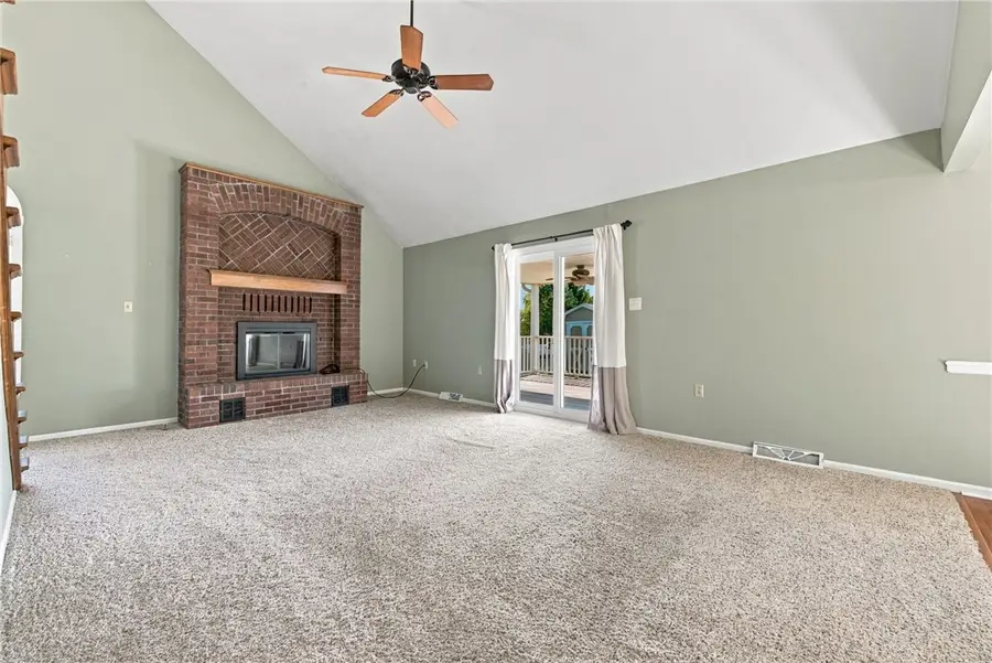 213 Chris Dr, Irwin, PA 15642 - #3