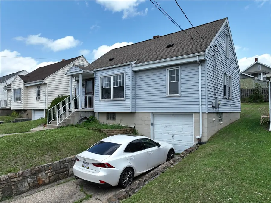 29 Crest St, Uniontown, PA 15401 - #3
