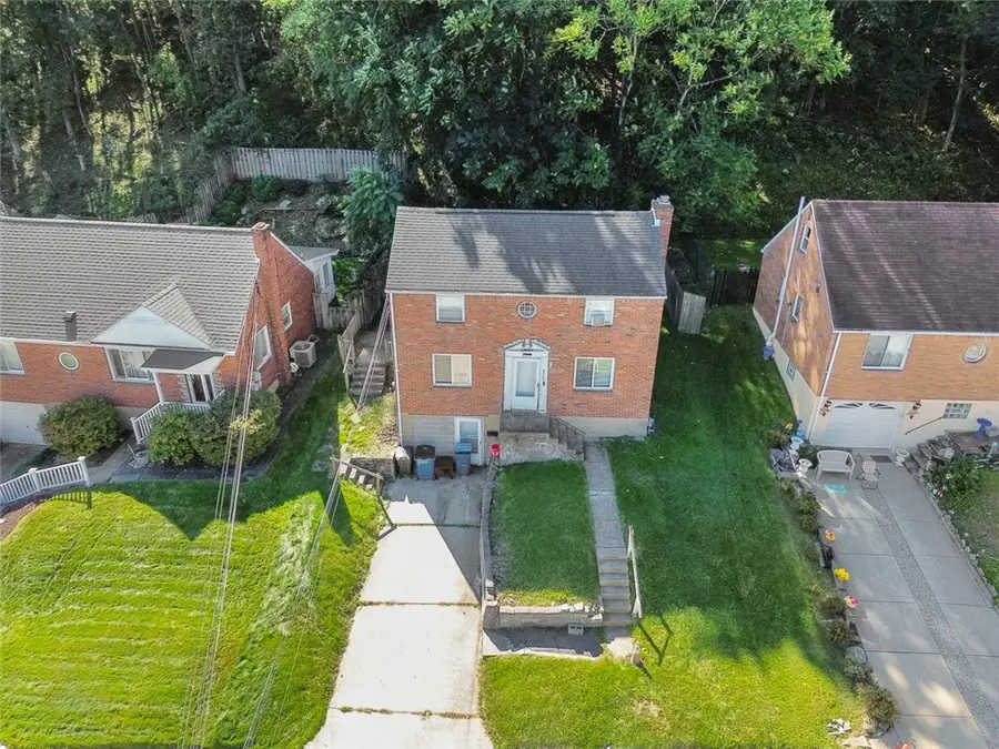 9242 Valley St, Pittsburgh, PA 15235 - #2