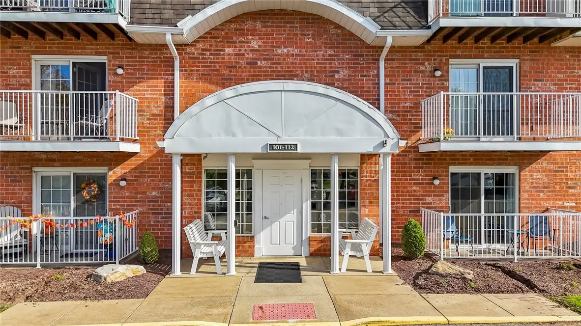108 Clubhouse Dr, Washington, PA 15301 - #1