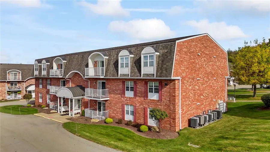 108 Clubhouse Dr, Washington, PA 15301 - #2