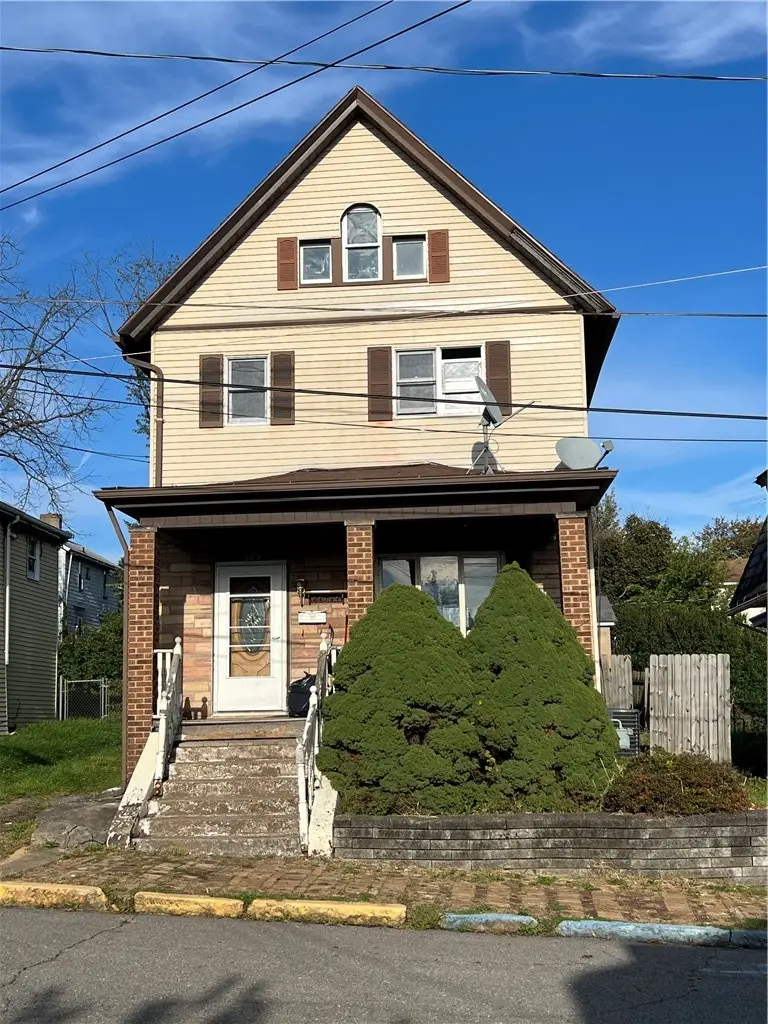 385 Pennsylvania Ave, Rochester, PA 15074 - #1